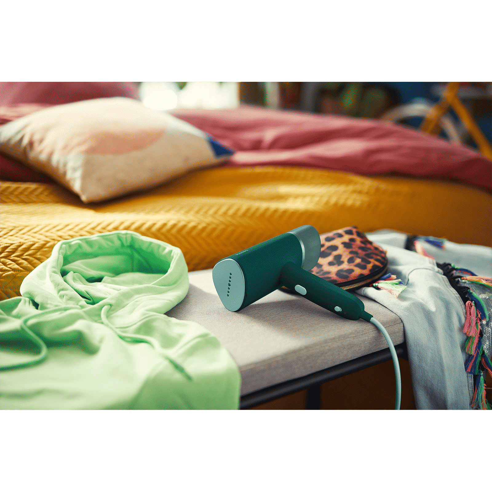 PHILIPS 1000 Watts Handheld Garment Steamer (120ml Water Tank, Drip Stop, Green)_7