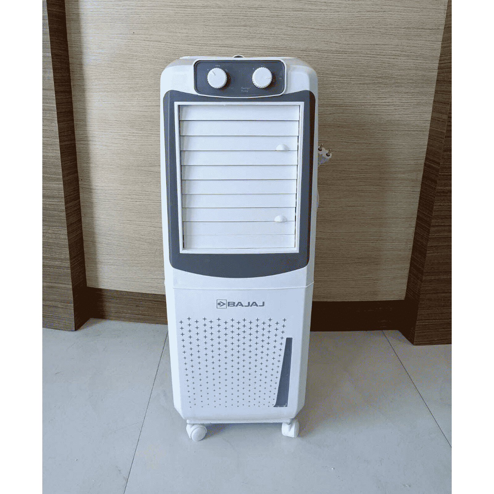 BAJAJ PMH18 DLX 18 Litres Tower Air Cooler with 3 Speed Selection (Anti Bacterial Hexacool Master, White)_8