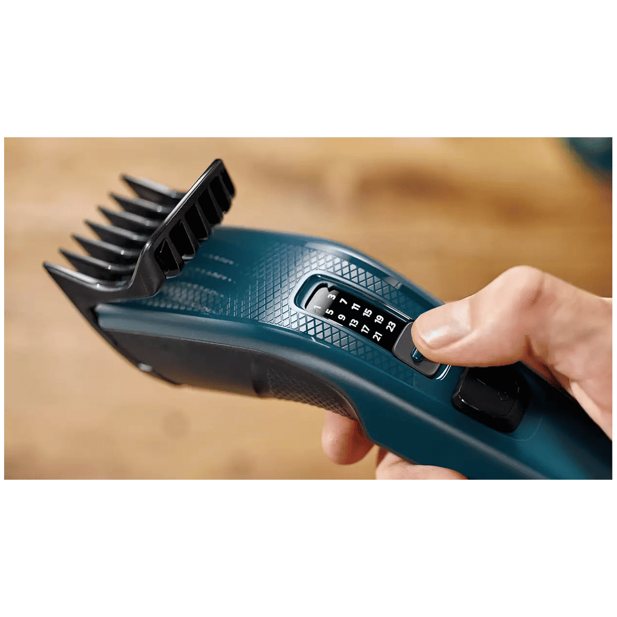 PHILIPS Series 3000 Stainless Steel Blades Corded Hair Clipper (13 Length Settings, HC3505/15, Blue) PHILIPS Series 3000 Stainless Steel Blades Corded Hair Clipper (13 Length Settings, HC3505/15, Blue)_9