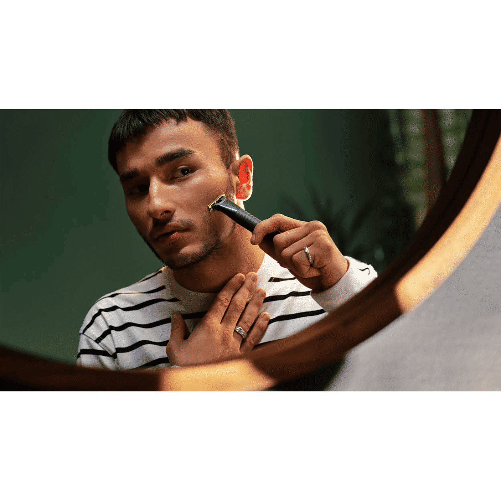 PHILIPS OneBlade Rechargeable Cordless Wet & Dry Trimmer for Beard & Moustache with 3 Length Settings for Men (30min Runtime, IPX7 Waterproof, Charcoal Gray) PHILIPS OneBlade Rechargeable Cordless Wet & Dry Trimmer for Beard & Moustache with 3 Length Settings for Men (30min Runtime, IPX7 Waterproof, Charcoal Gray)_8