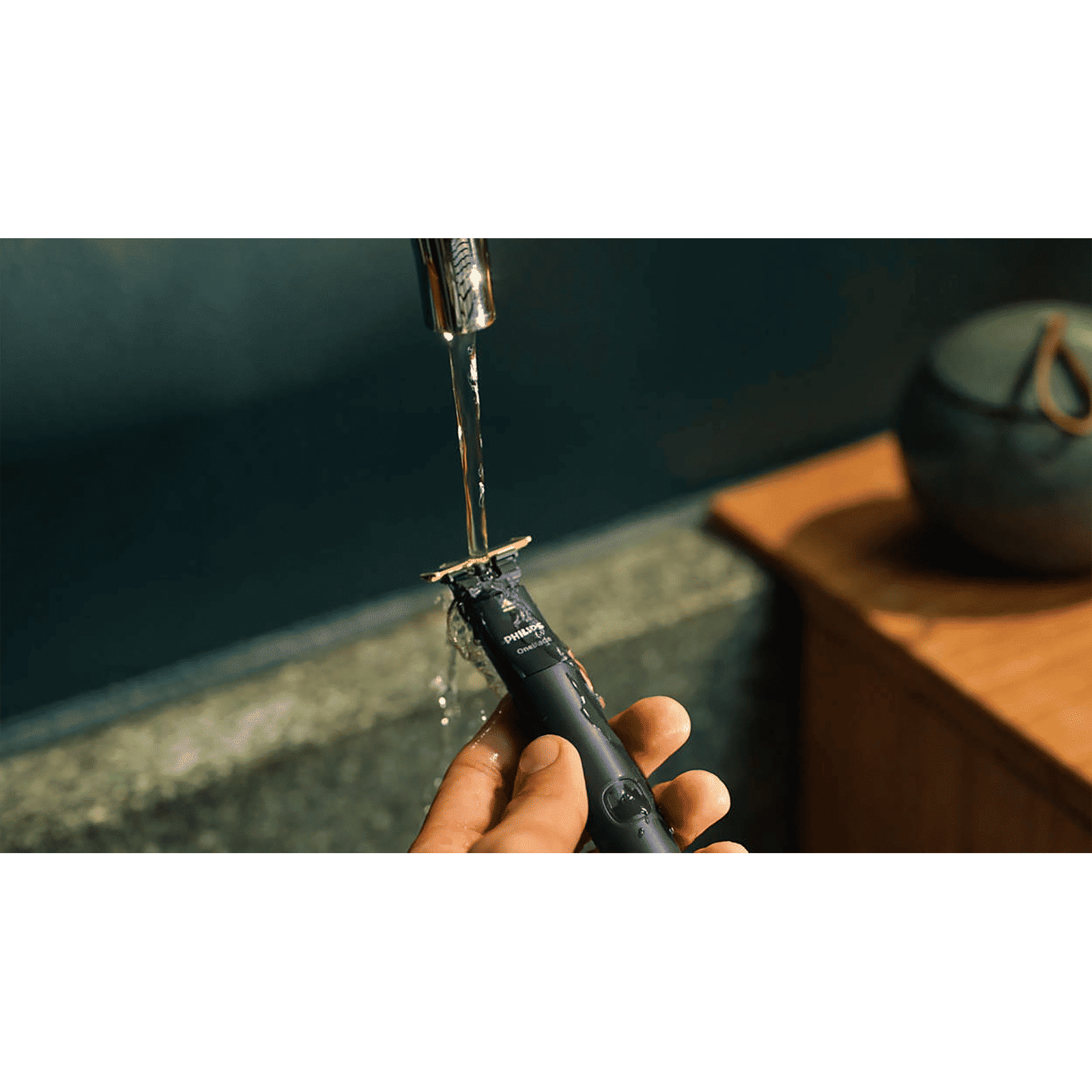 PHILIPS OneBlade Rechargeable Cordless Wet & Dry Trimmer for Beard & Moustache with 3 Length Settings for Men (30min Runtime, IPX7 Waterproof, Charcoal Gray) PHILIPS OneBlade Rechargeable Cordless Wet & Dry Trimmer for Beard & Moustache with 3 Length Settings for Men (30min Runtime, IPX7 Waterproof, Charcoal Gray)_5