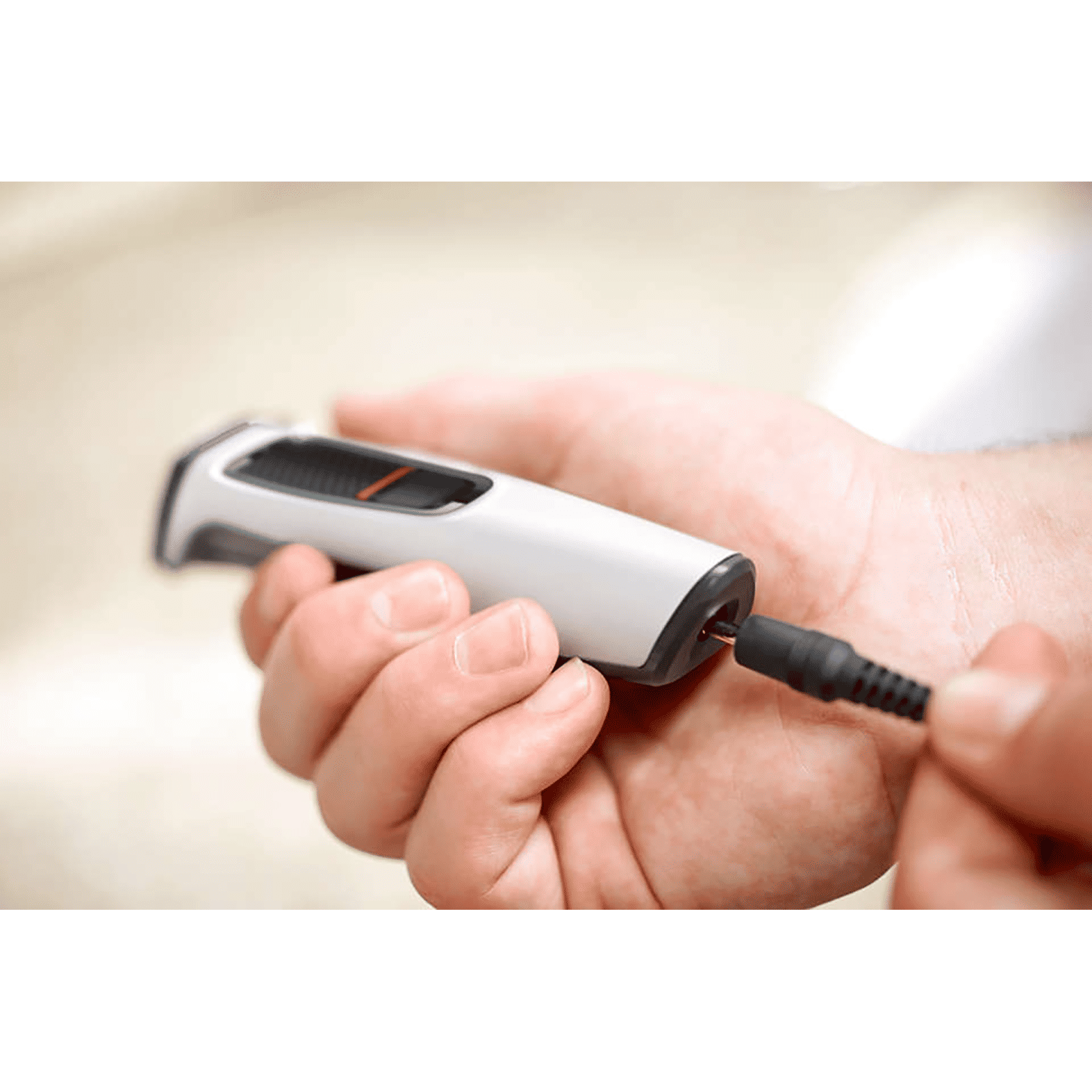 PHILIPS Multigroom Series 3000 7-in-1 Rechargeable Cordless Grooming Kit for Face, Hair and Body for Men (60mins Runtime, Rinseable Attachments, White)_6