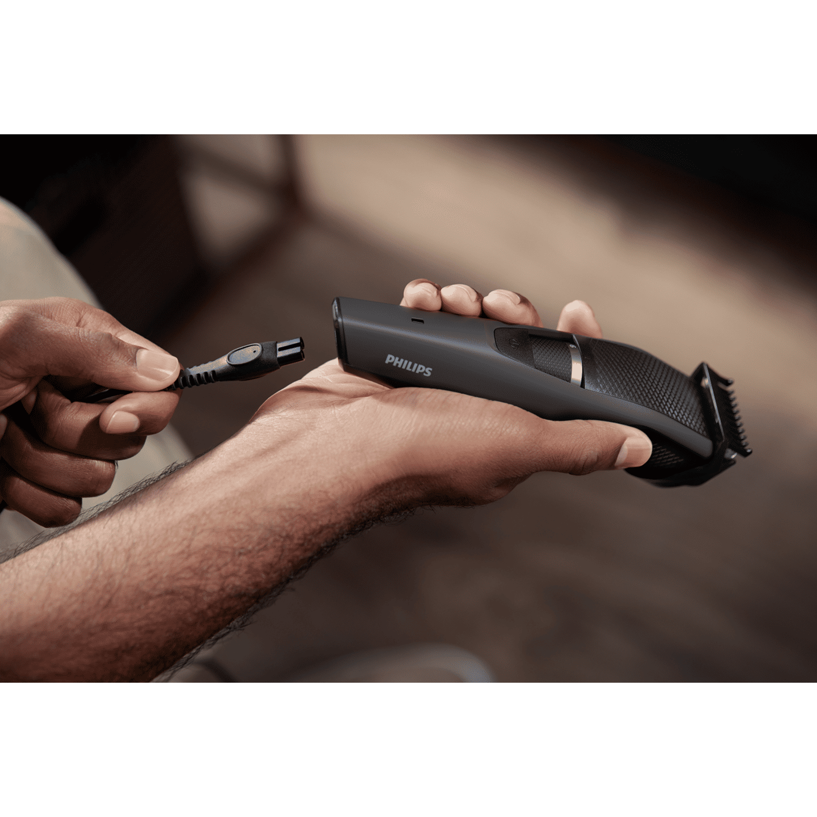 PHILIPS BT3302/15 Rechargeable Cordless Dry Trimmer for Beard and Body with 10 Length Settings for Men (60mins Runtime, Stainless Steel Blade, Black and Grey) PHILIPS BT3302/15 Rechargeable Cordless Dry Trimmer for Beard and Body with 10 Length Settings for Men (60mins Runtime, Stainless Steel Blade, Black and Grey)_5