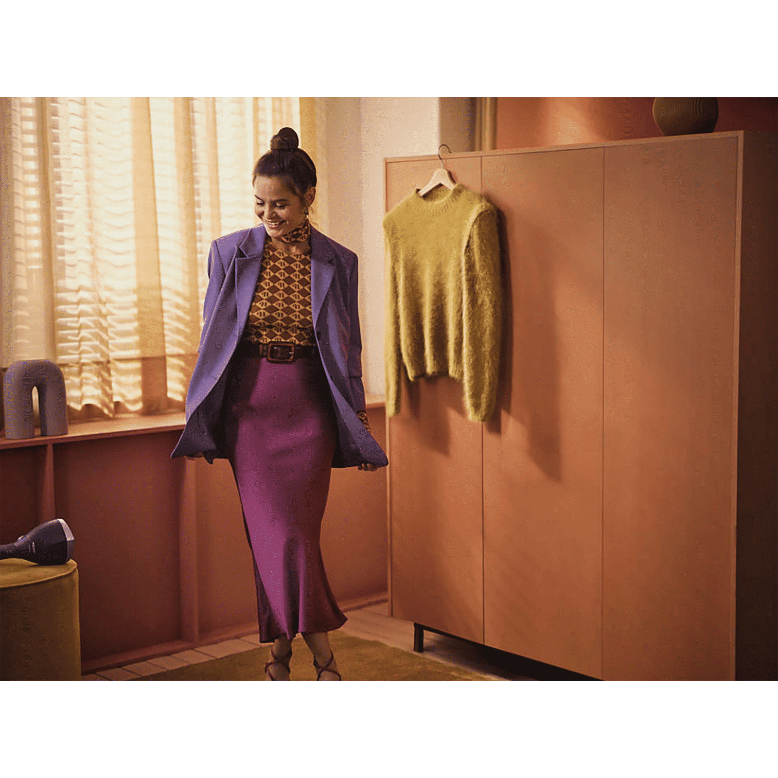 PHILIPS 7000 Series 1500 Watts Handheld Garment Steamer (100ml Water Tank, 2 Modes, OptimalTEMP Technology, Deep Azur) PHILIPS 7000 Series 1500 Watts Handheld Garment Steamer (100ml Water Tank, 2 Modes, OptimalTEMP Technology, Deep Azur)_5