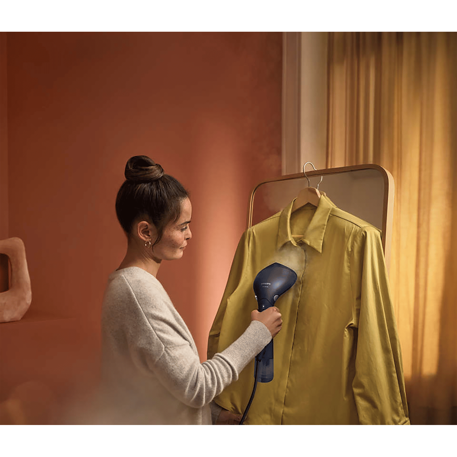 PHILIPS 7000 Series 1500 Watts Handheld Garment Steamer (100ml Water Tank, 2 Modes, OptimalTEMP Technology, Deep Azur) PHILIPS 7000 Series 1500 Watts Handheld Garment Steamer (100ml Water Tank, 2 Modes, OptimalTEMP Technology, Deep Azur)_6