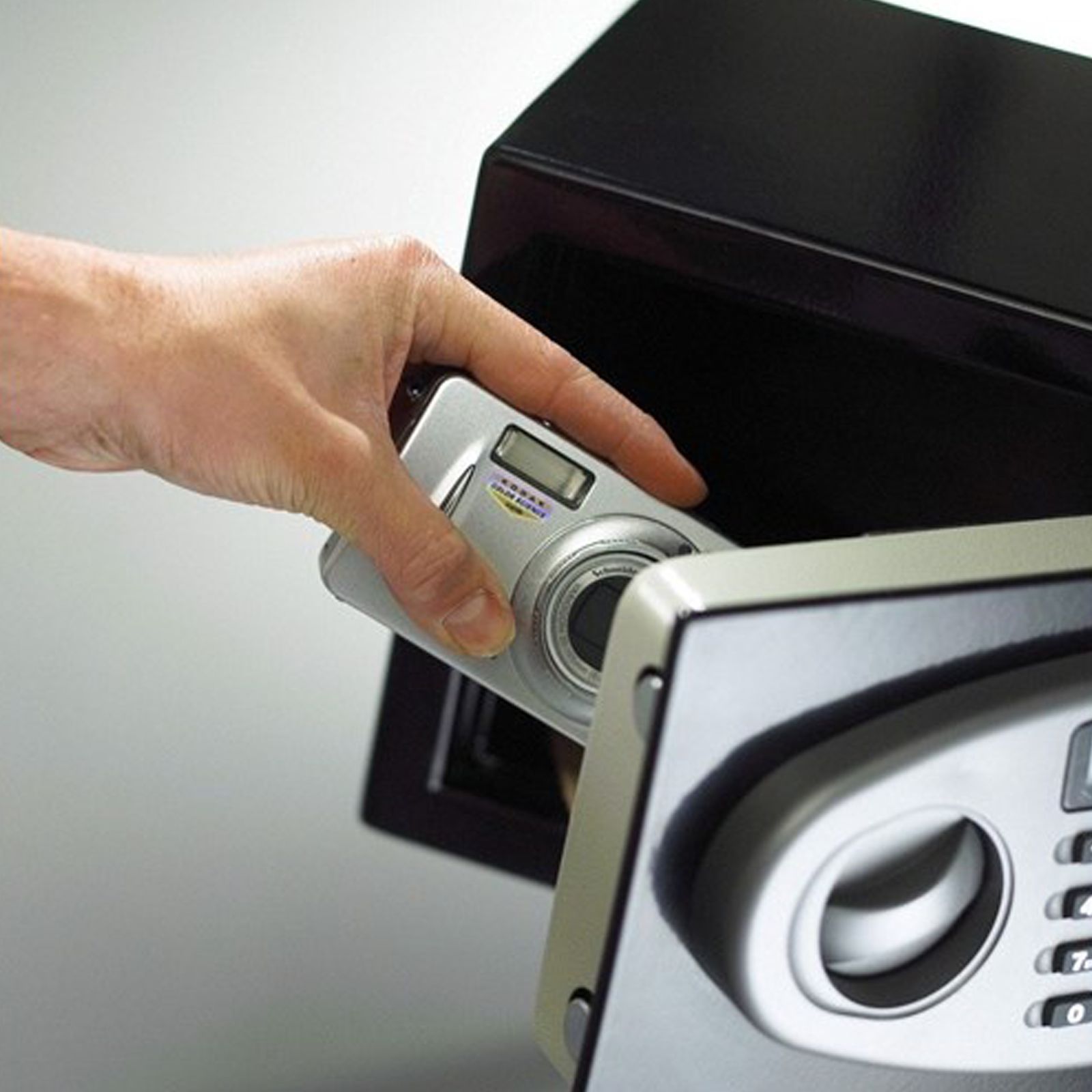 Yale 24.7 Litres Digital Safety Locker (1 Shelve, YLS/200/DB2, Black)_10