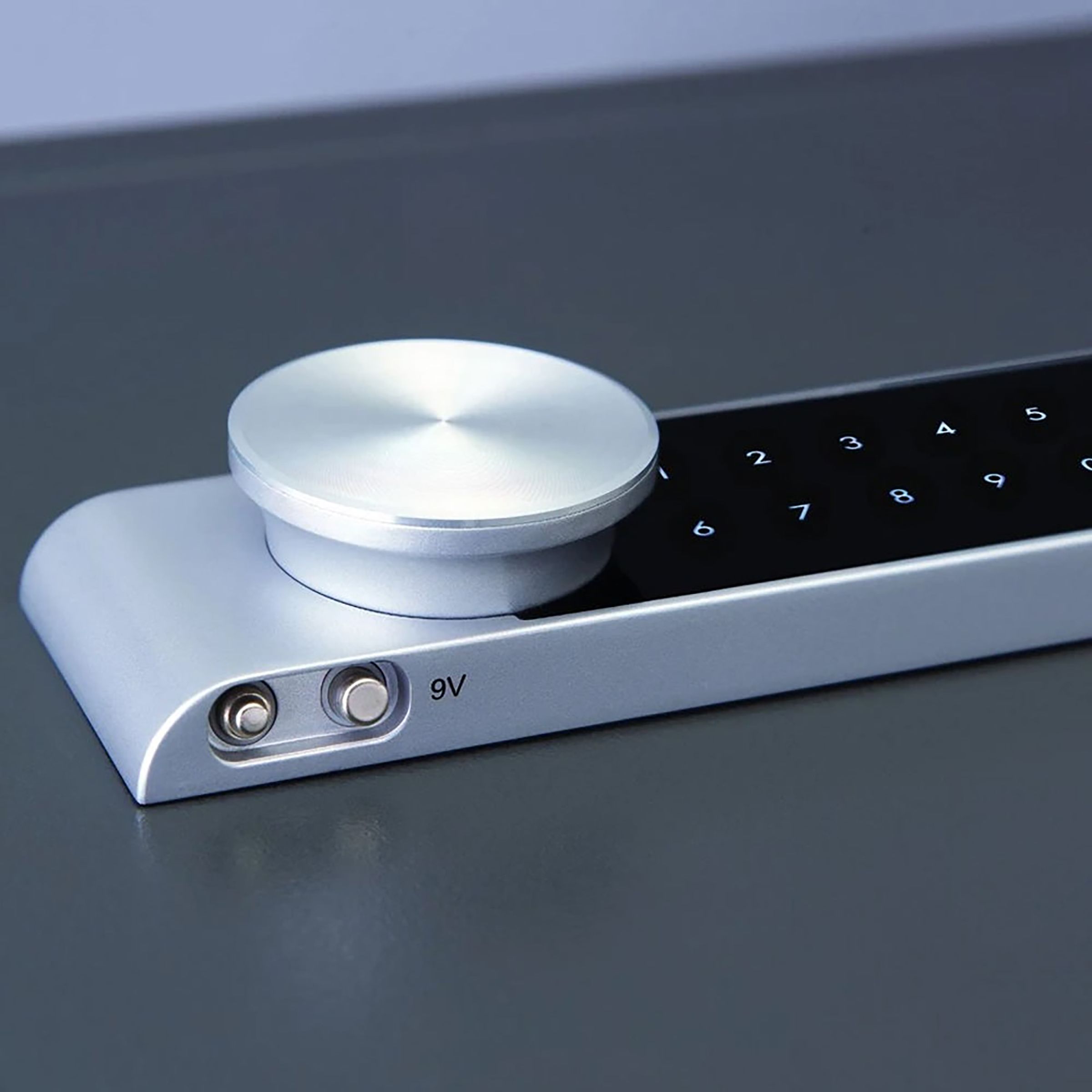 Yale 36.9 Litres Extra Large Digital Safety Locker (YFM/520/FG2, Black) Yale 36.9 Litres Extra Large Digital Safety Locker (YFM/520/FG2, Black)_4