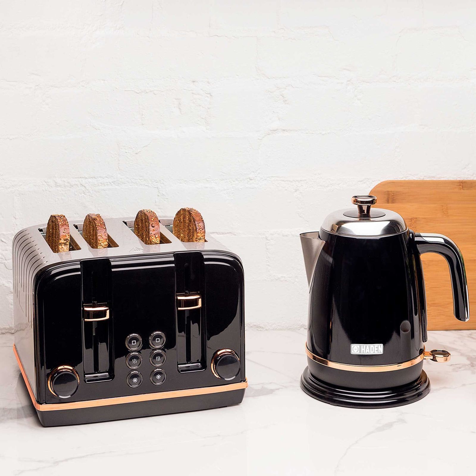 HADEN Salcombe 1000 Watt 1.7 Litre Electric Kettle with Auto Shut Off (Black)_12