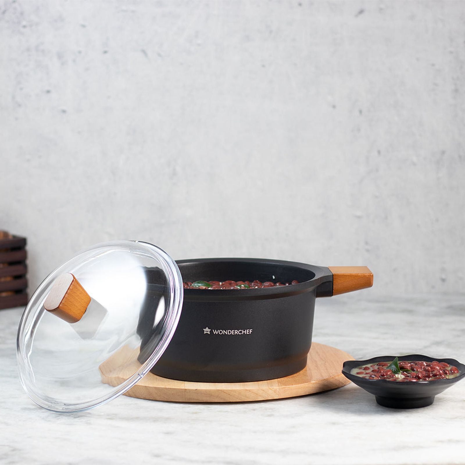 WONDERCHEF Caesar 2.16L Non Stick Aluminium Casserole with Toughened Glass (Induction Compatible, German Beechwood Handle, Black)_14