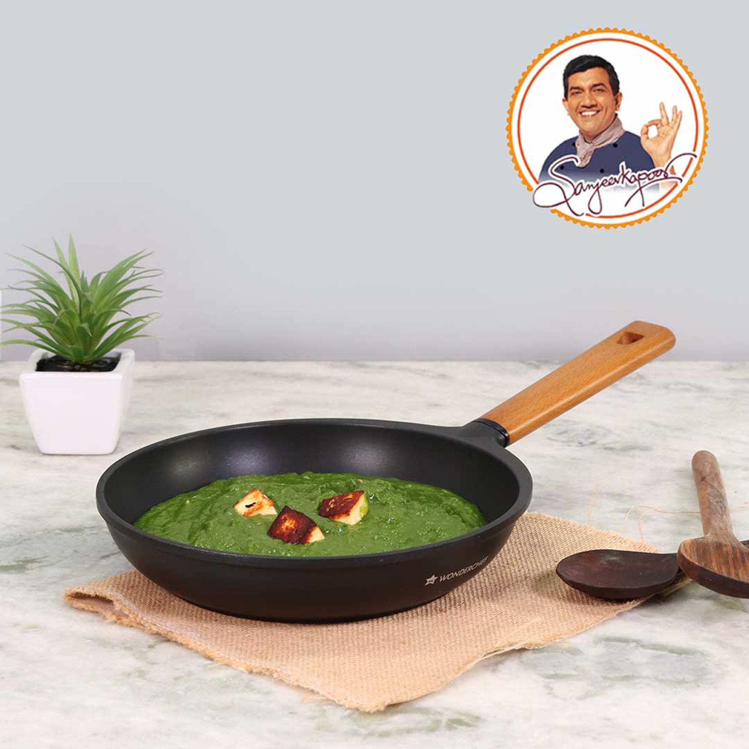 WONDERCHEF Caesar 2.3L Non Stick Aluminium Fry Pan (Induction Compatible, German Beechwood Handle, Black) WONDERCHEF Caesar 2.3L Non Stick Aluminium Fry Pan (Induction Compatible, German Beechwood Handle, Black)_8