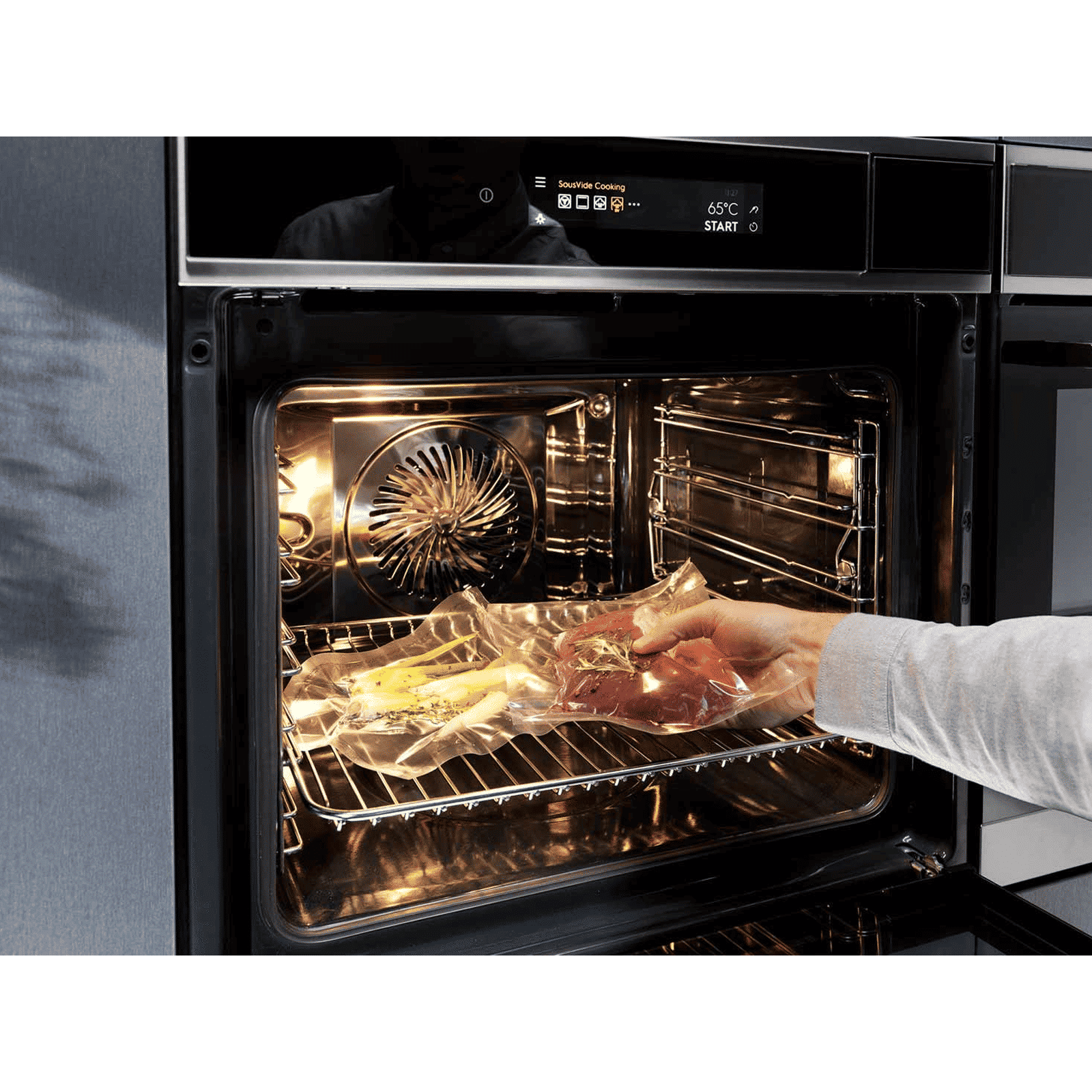 Electrolux Ultimate Taste 900 70L 60cm Built-in Microwave with SteamPro Technology (KOAAS31X, Black)_6