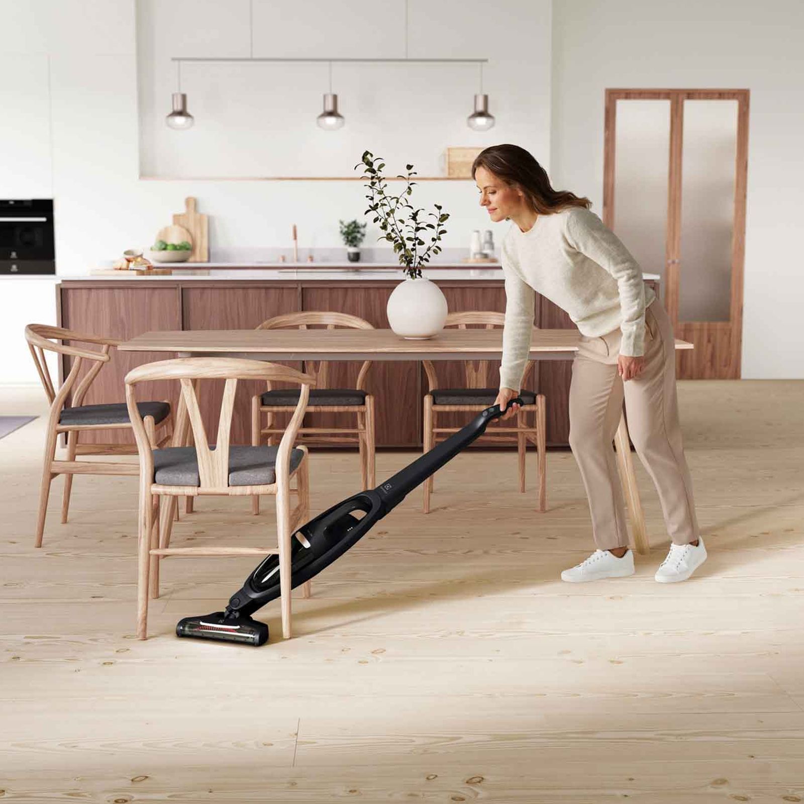 Electrolux Well Q6 130 W Cordless Dry Vacuum Cleaner with Cyclonic System (13 Minutes Runtime, Grey) Electrolux Well Q6 130 W Cordless Dry Vacuum Cleaner with Cyclonic System (13 Minutes Runtime, Grey)_6